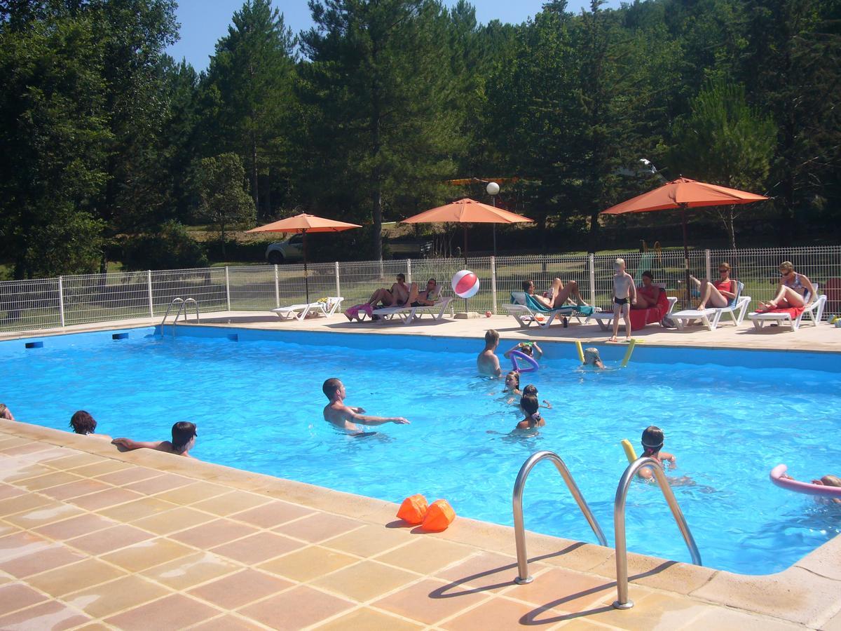 Camping De Graniers Otel Monoblet Dış mekan fotoğraf